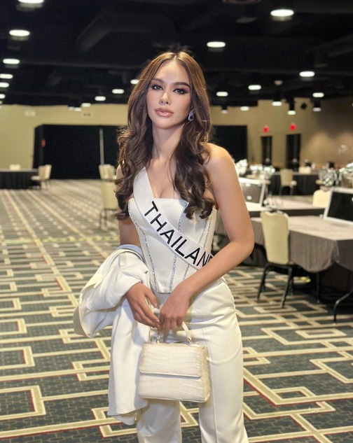 แอนนา เสืองามเอี่ยม