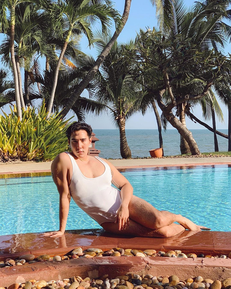 เขื่อน เคโอติก แต่งหญิง