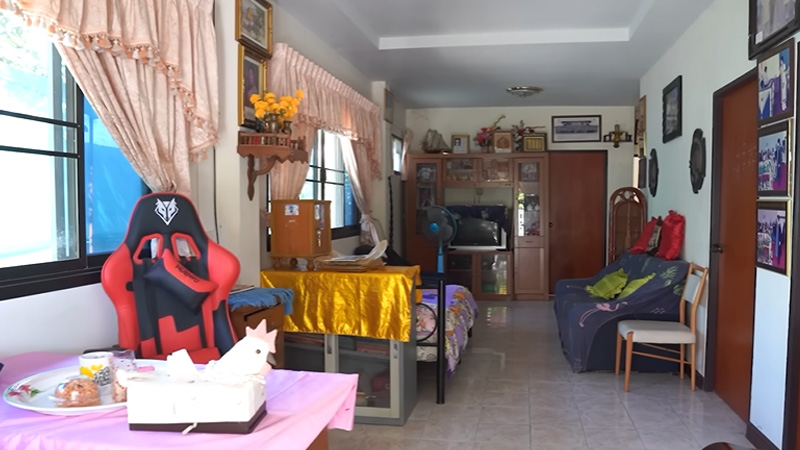 บ้าน ก้อย อรัชพร โคราช ห้องนั่งเล่น