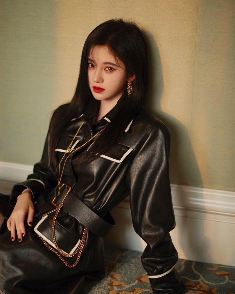 จวีจิ้งอี ju jing yi