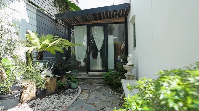 บ้าน เป๊ก-นิว สวนข้างบ้าน