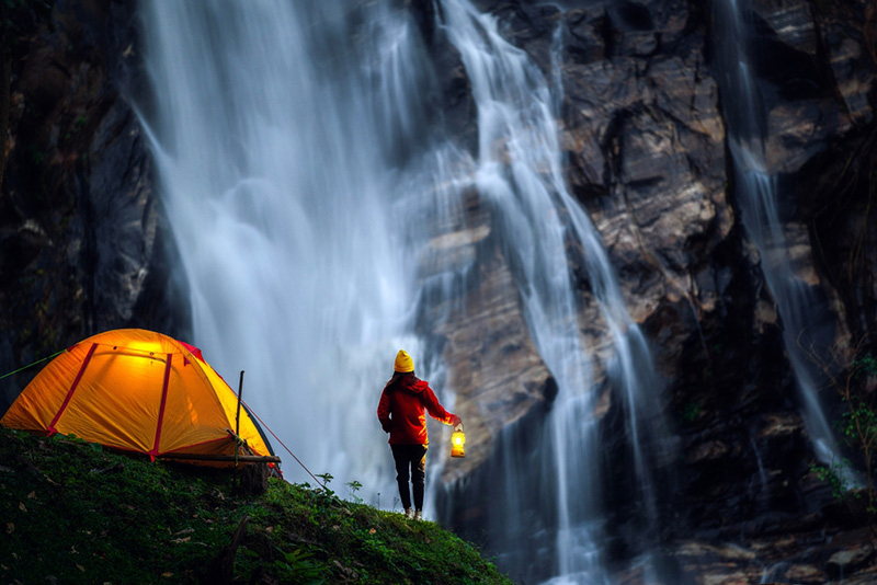 น้ำตกแม่เตี๊ยะ กางเต็นท์