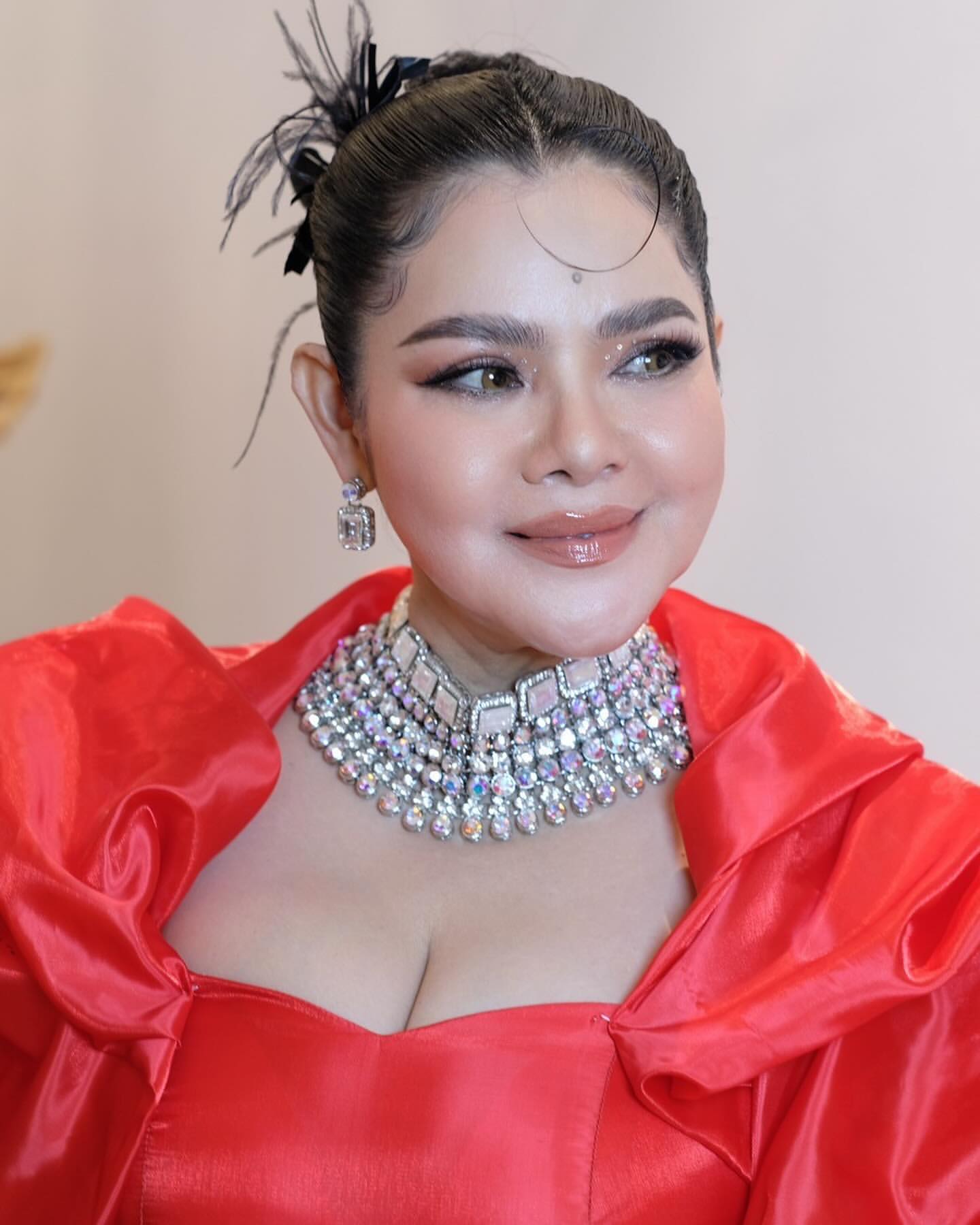 ฮาย อาภาพร