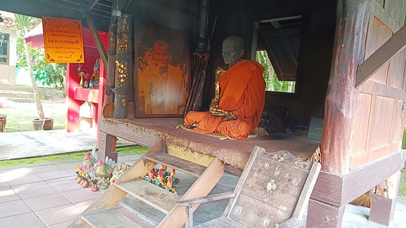 หลวงพ่อแหวง อาภากโร