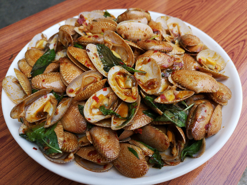 ผัดหอยลายน้ำพริกเผา