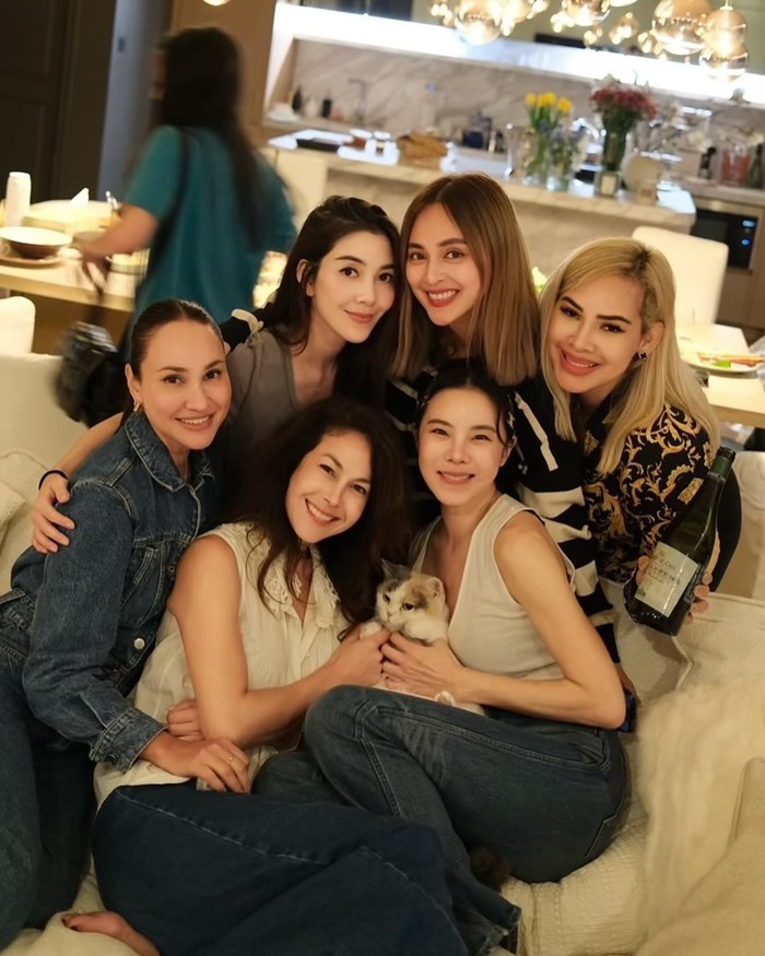 เจนสุดา โพสต์แรง ตอแxล - เมื่อเพื่อนปลอมใส่เรา