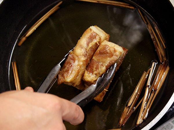 หมูกรอบเบรกแตก