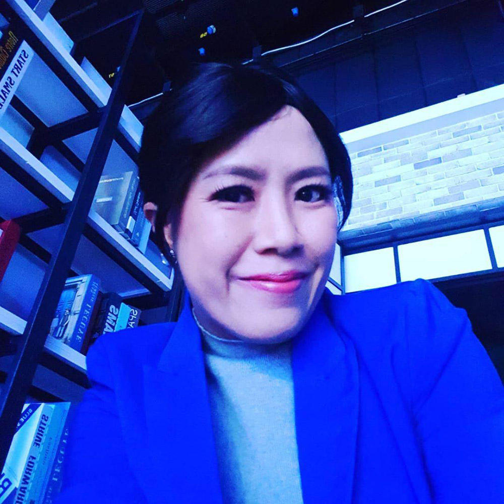 ผู้ประกาศข่าวหญิง