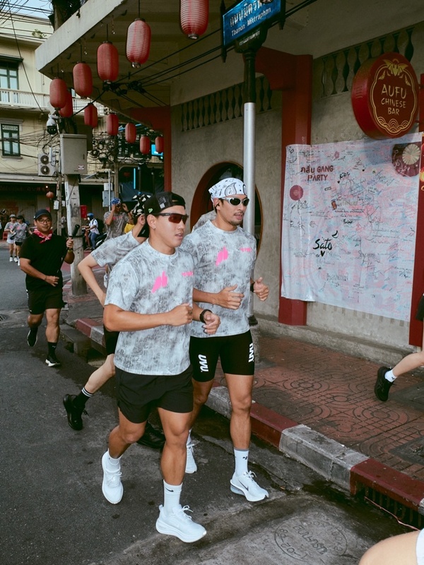 ภาพ เกรท วรินทร พร้อมผองเพื่อน ไปยิ่ง แต่ไม่ได้วิ่ง