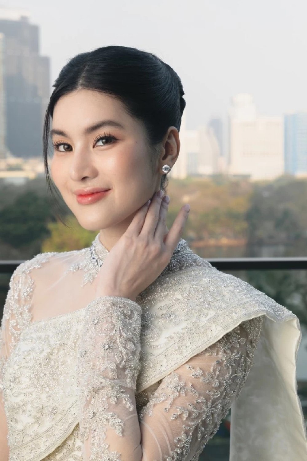 หมอสอง นพรัตน์ น้องออน สมฤทัย แต่งงานหวานชื่น ฉลองสมรสพระราชทาน