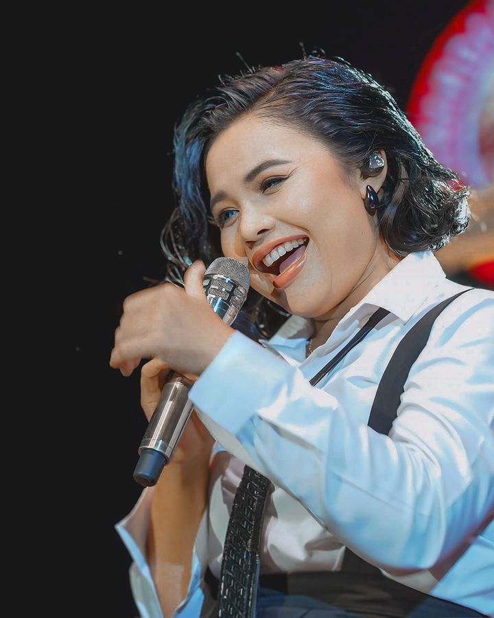 ตั๊กแตน ชลดา