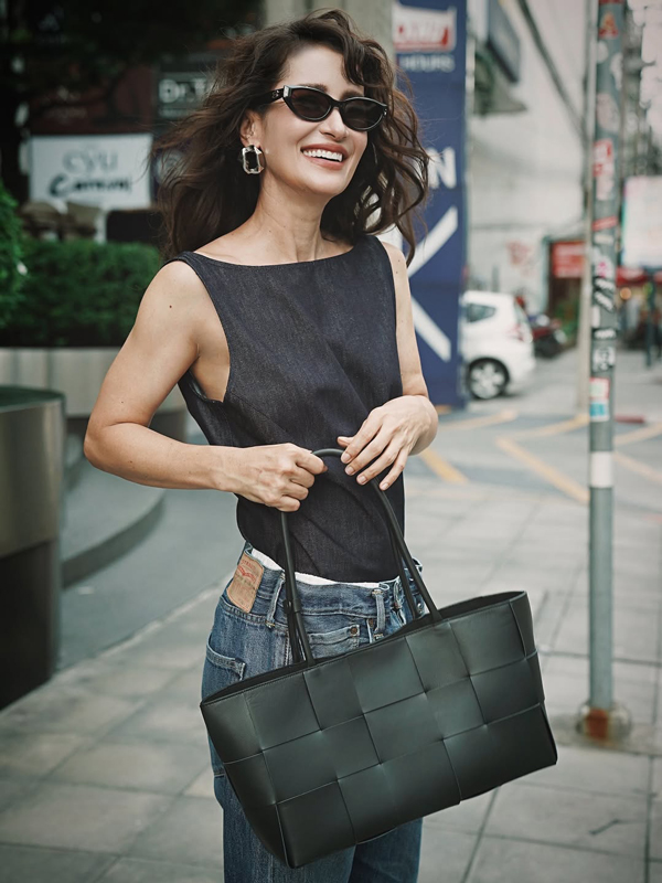 แอน ทองประสม