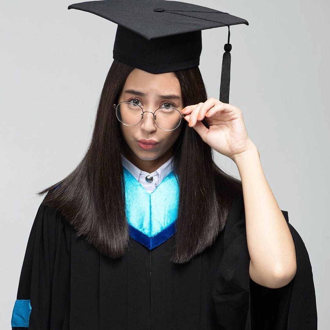 มิ้นต์ ชาลิดา รับปริญญา