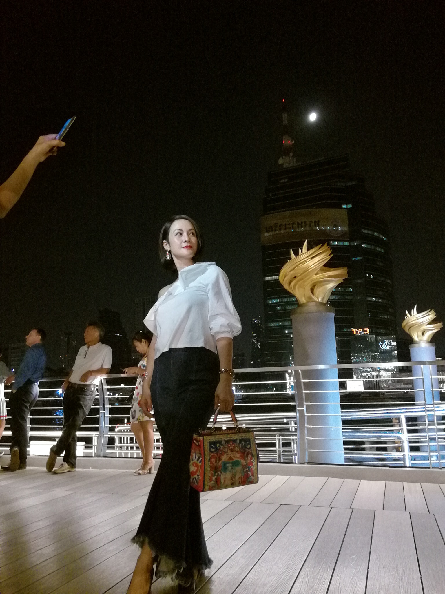 แก้ว กวินนา