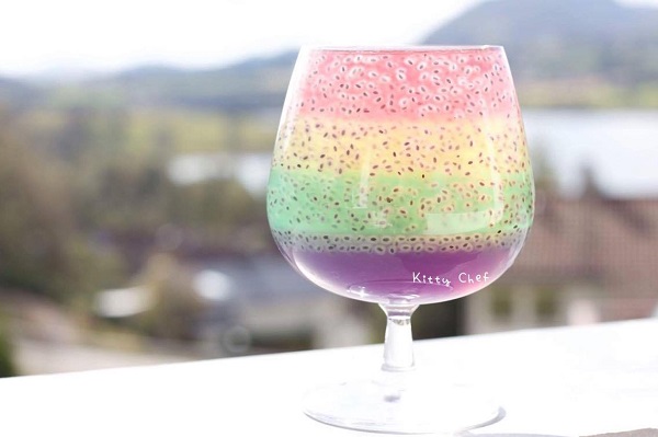 วุ้นแมงลักสายรุ้ง