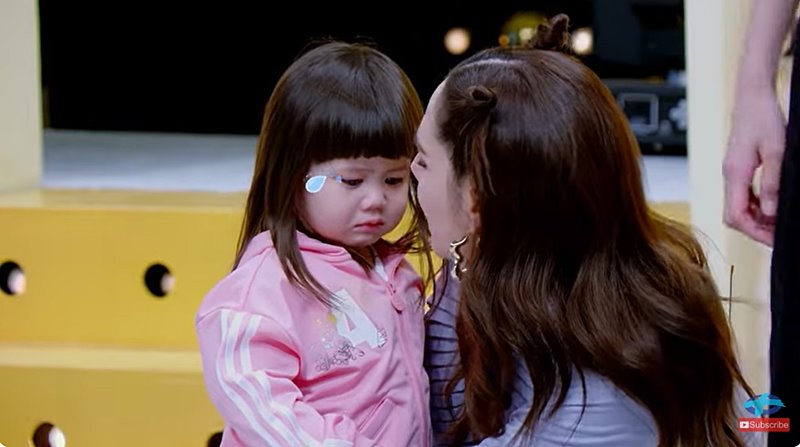 น้องแอบิเกล น้ำตาคลอ กลัวแม่ชมถูกโจรเตะกลางรายการ 3 แซ่บ 