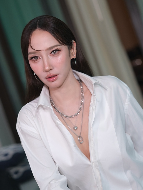 ป๋อ ณัฐวุฒิ สวมกอด อั้ม พัชราภา หลังไม่ได้เจอกันนาน 15 ปี 