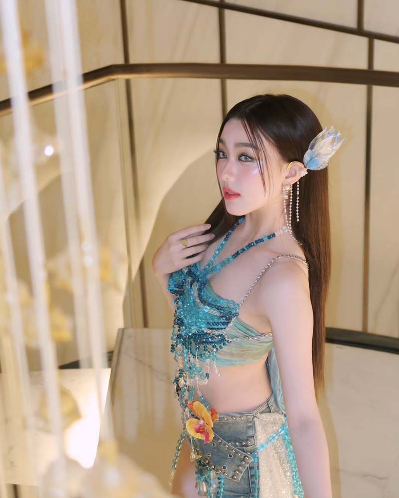 อ๊ะอาย 4EVE แปลงโฉมเป็นนางฟ้าแมงกะพรุน