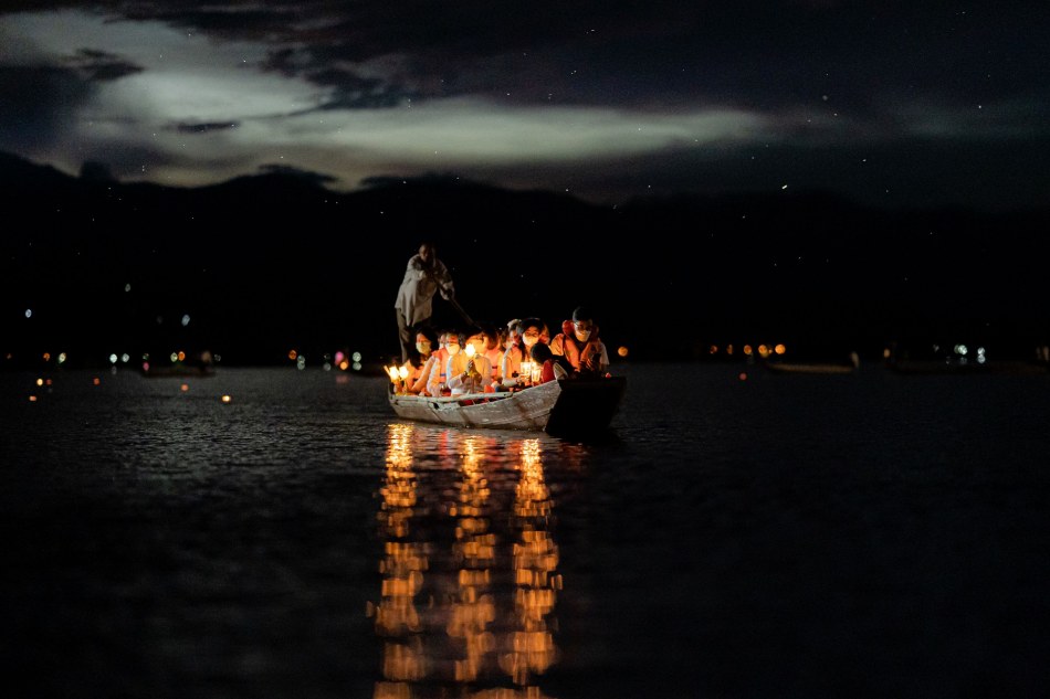 นั่งเรือ เวียนเทียนทางน้ำ