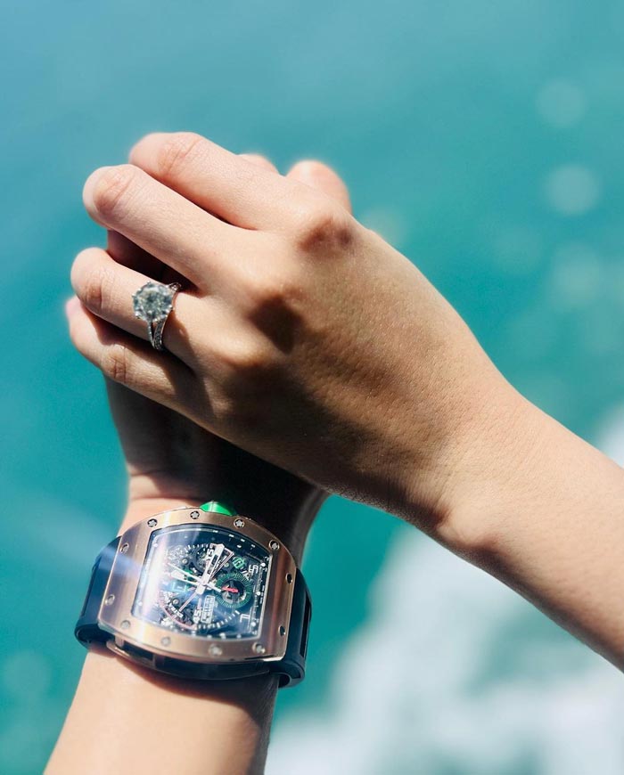 แก้มบุ๋ม พีท