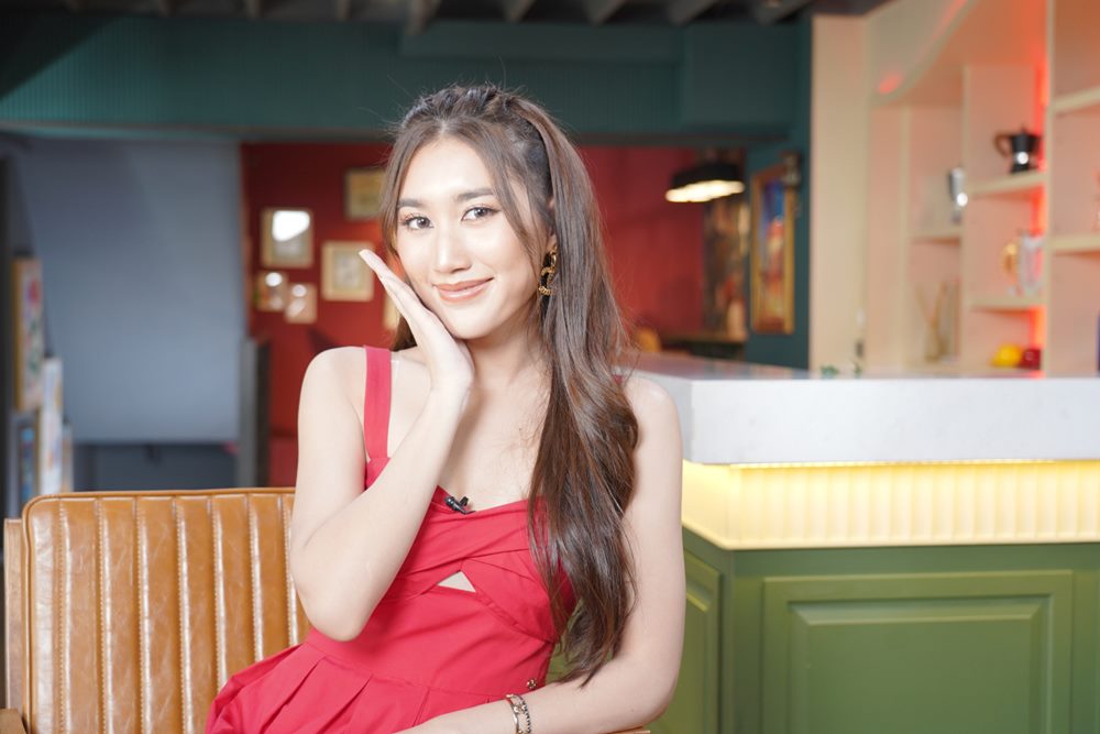 เบส รักษ์วนีย์