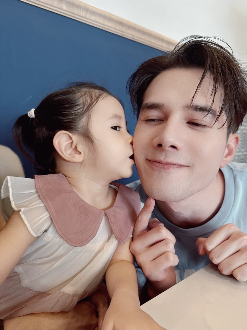 มิกค์ ทองระย้า โพสต์ล่าสุดประกาศสถานะหัวใจ 4 ห้อง อยู่กับสาวคนนี้... หลังโดนโยง พระเอก ม.