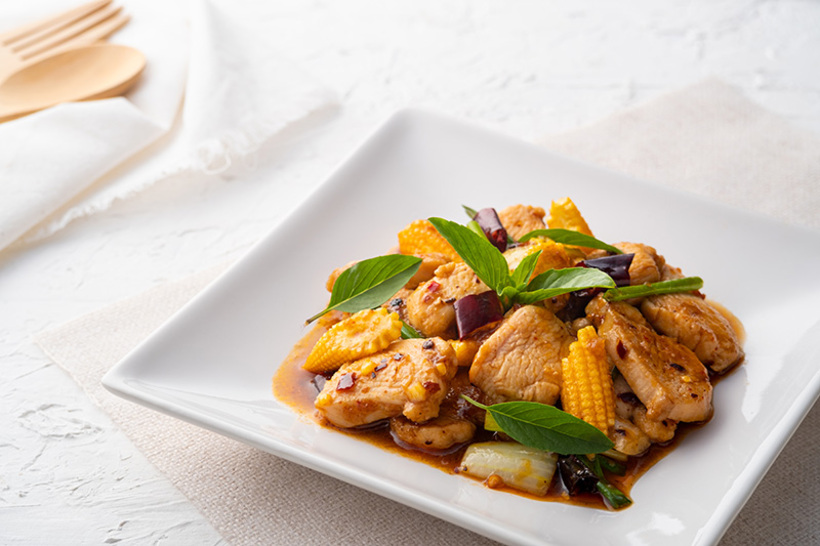 ผัดขี้เมาอกไก่