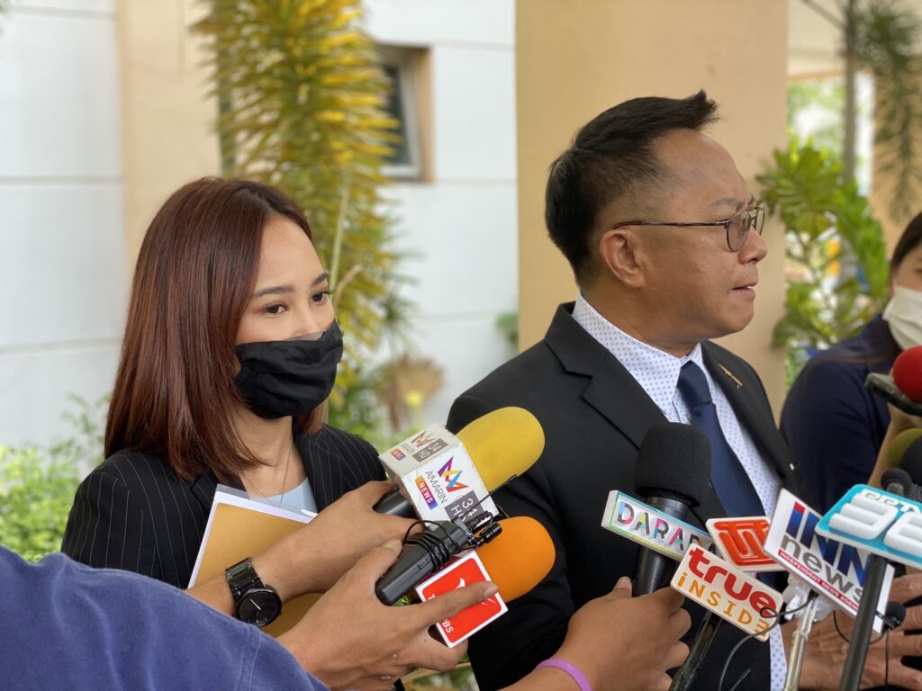 ไมค์ - ซาร่า 