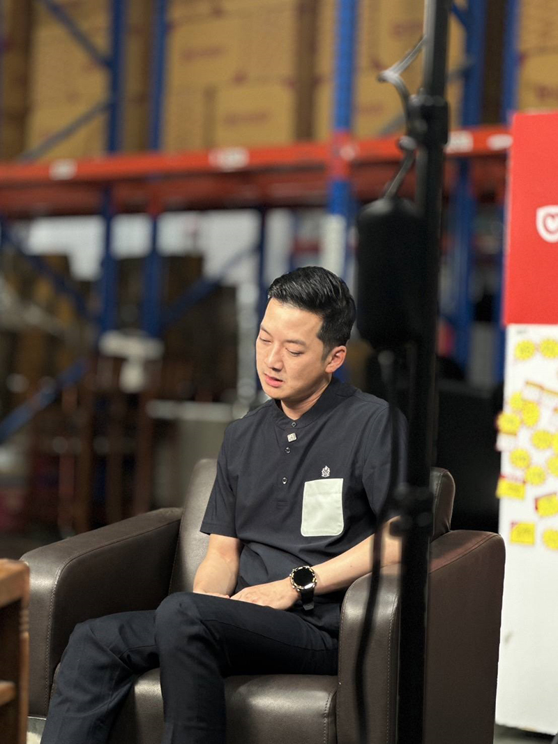 คนเป็นห่วง เชน ธนา โหมงานไลฟ์หาเงินใช้หนี้