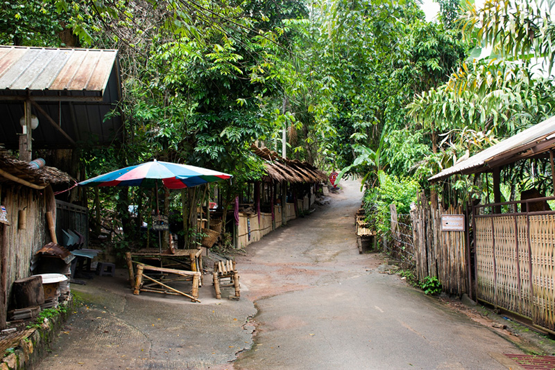 หมู่บ้านมอญห้วยน้ำใส จังหวัดราชบุรี
