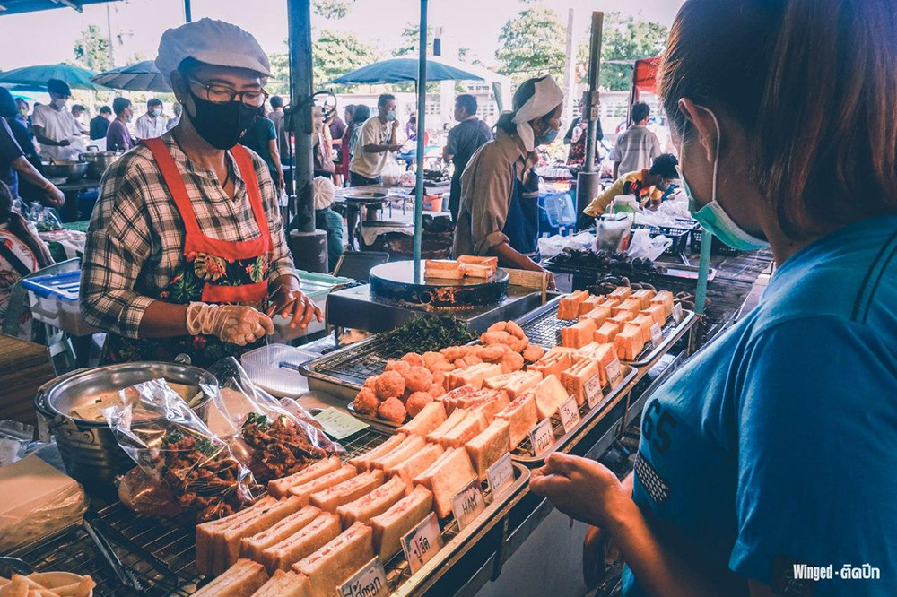 ตลาดนัดหน้าวัดเปโตร นครปฐม