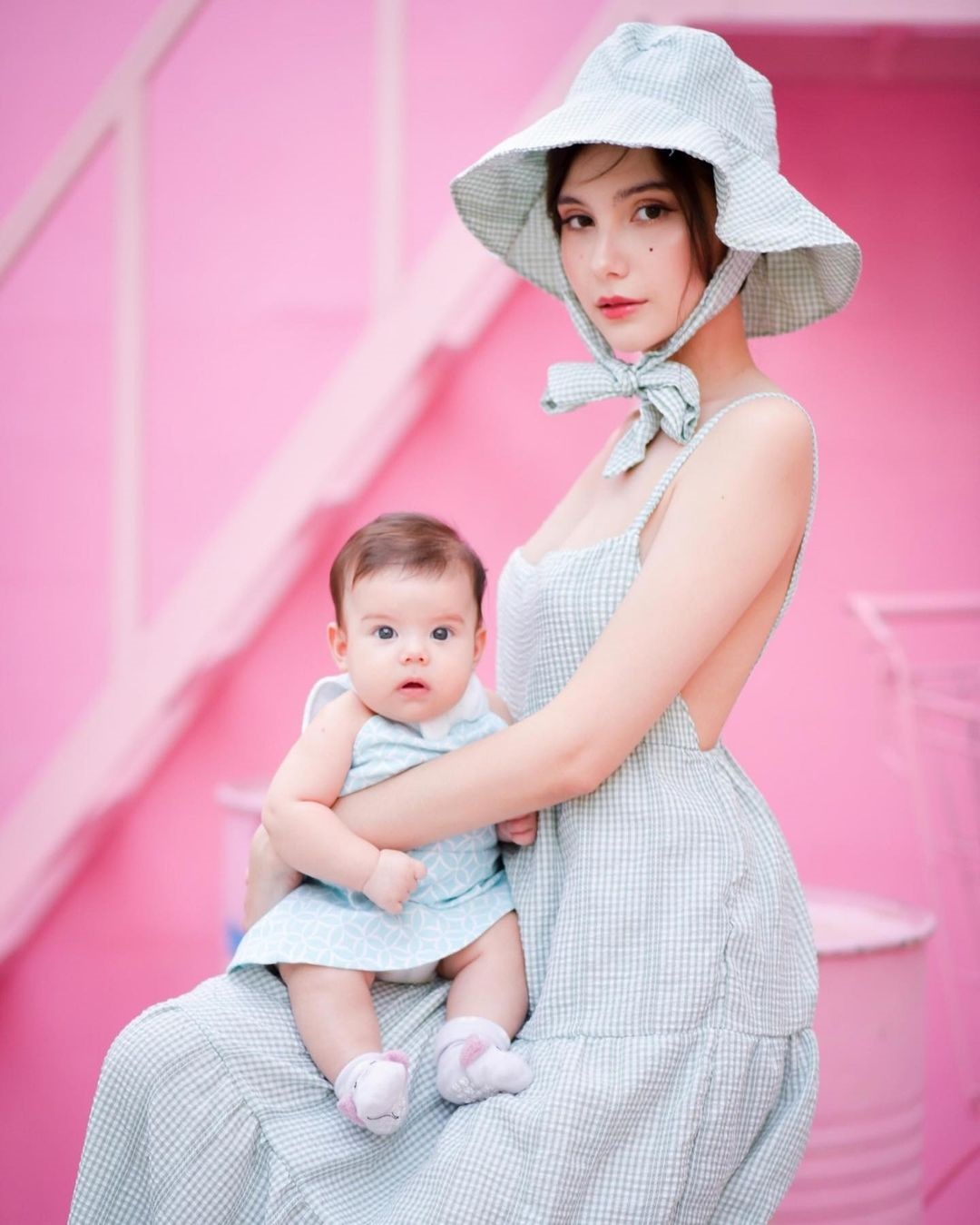 น้องเอมมิลี่ ลูกสาวซาร่า
