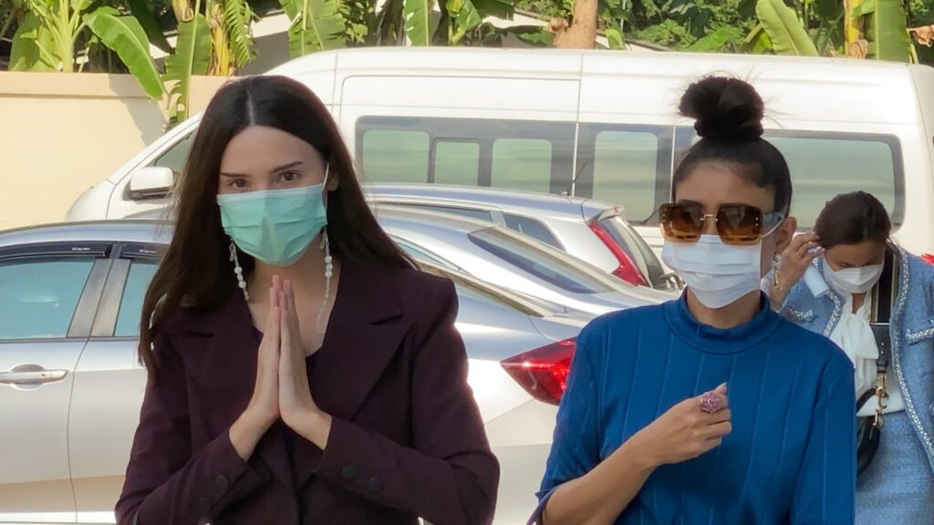 ไมค์ - ซาร่า 