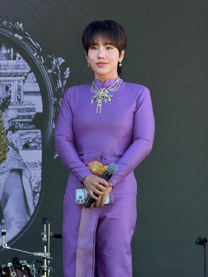 ดีเจบุ๊กโกะ เช็กอินชิคาโก 