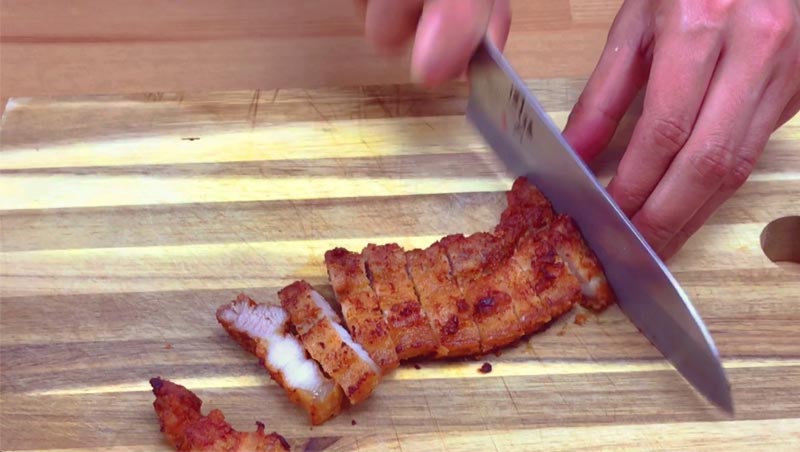 หมูทอดน้ำปลาคั่วพริกกระเทียม