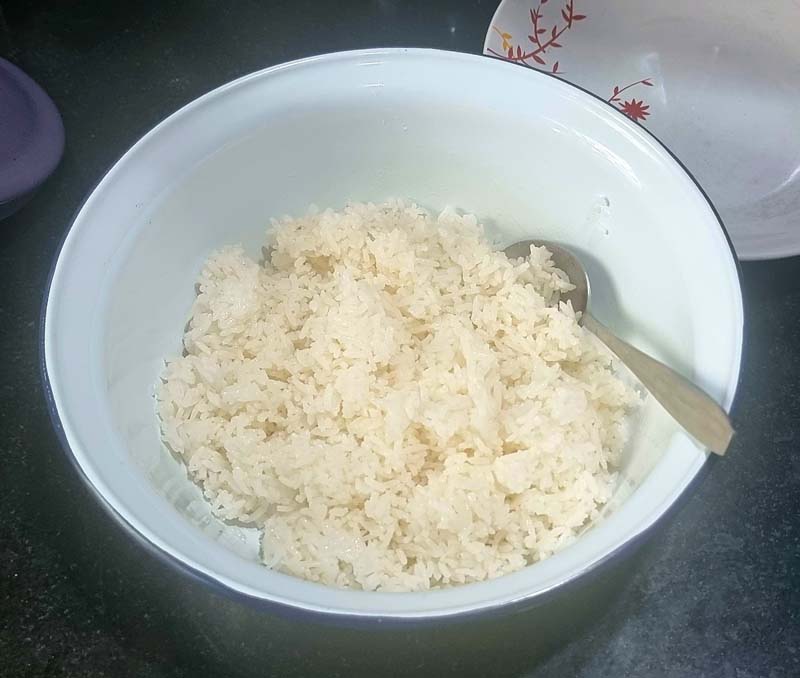 ข้าวผัดแซลมอน