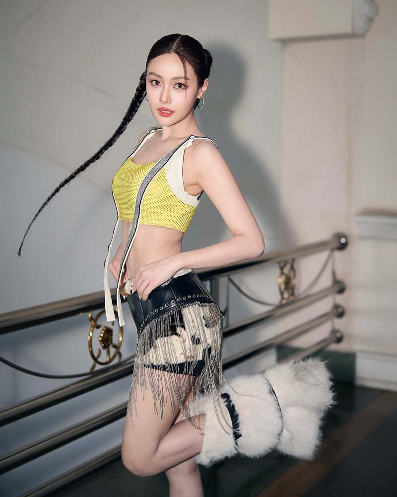 อุ้ม อิษยา สวมบทเป็นเชียร์ลีดเดอร์สุดเซ็กซี่