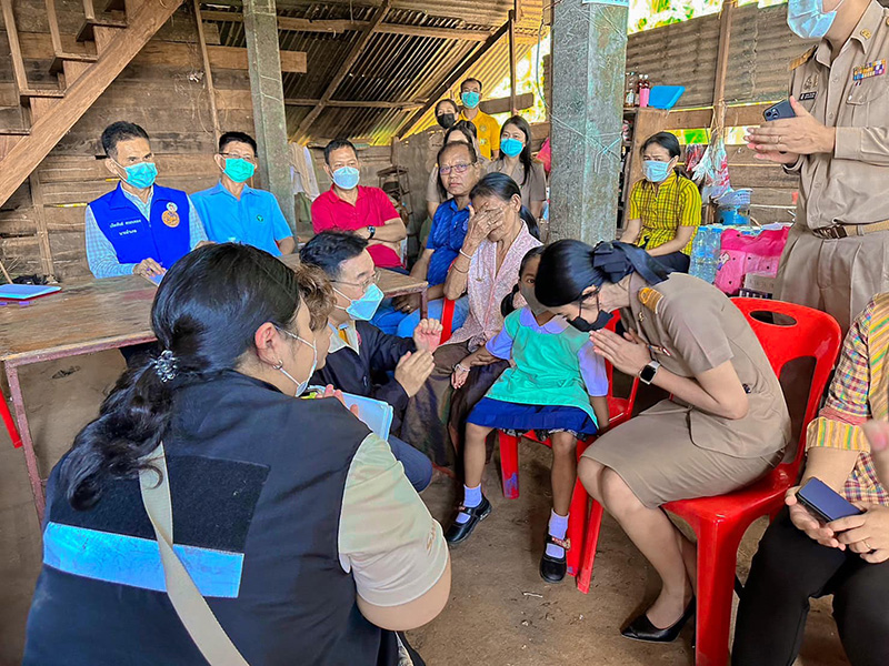 ครูอุ้ม พัชรินทร์ ประวัติ