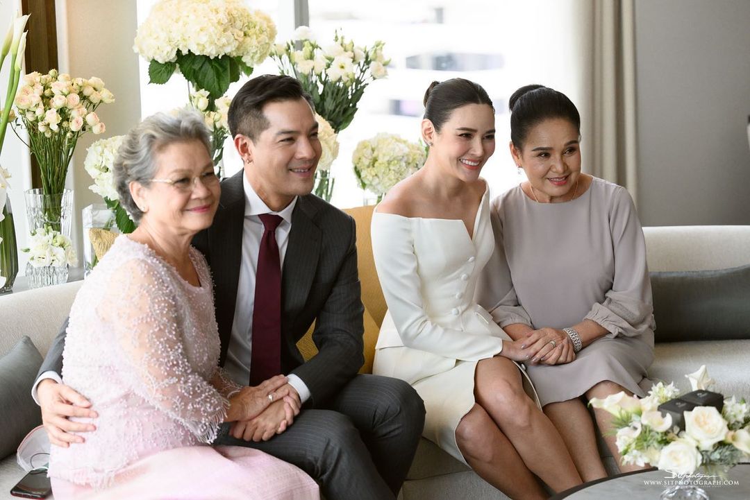 หญิง รฐา