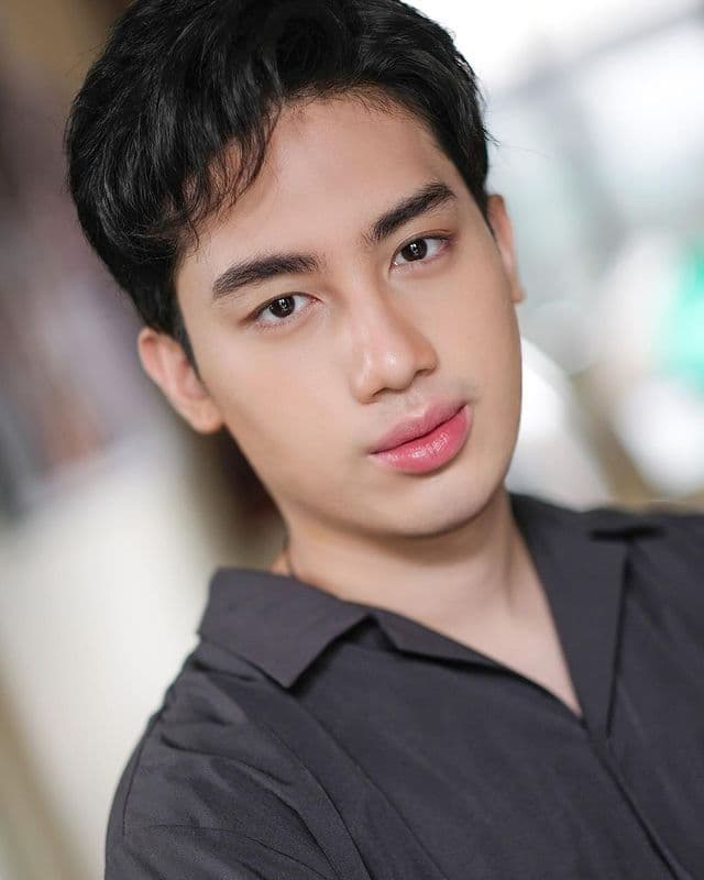 เอ็มมี่ อมลวรรณ เสือ เสฏกานต์