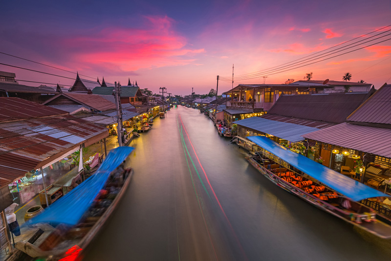 ตลาดน้ำอัมพวา ยามเย็น