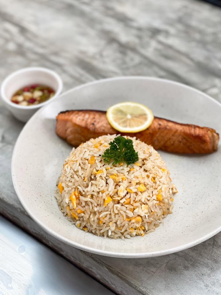 คาเฟ่สุพรรณบุรี