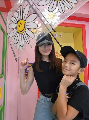 แอฟ ทักษอร