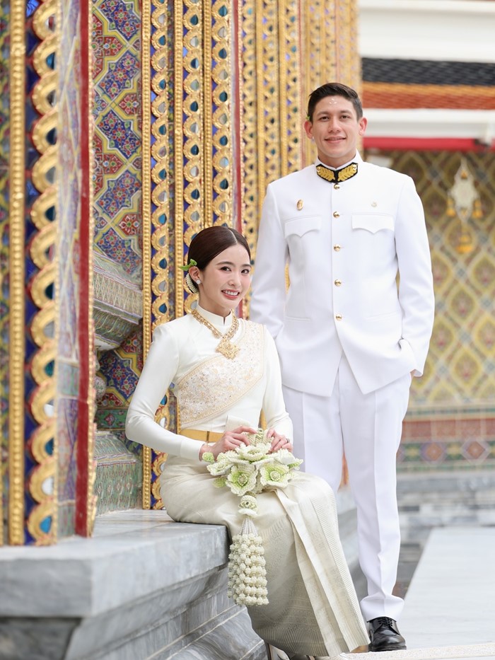 มาแล้ว.. ภาพแต่งงาน มายด์ ลภัสลัล สวมชุดไทยงดงาม เข้าพิธีสมรส ทายาทสิงห์