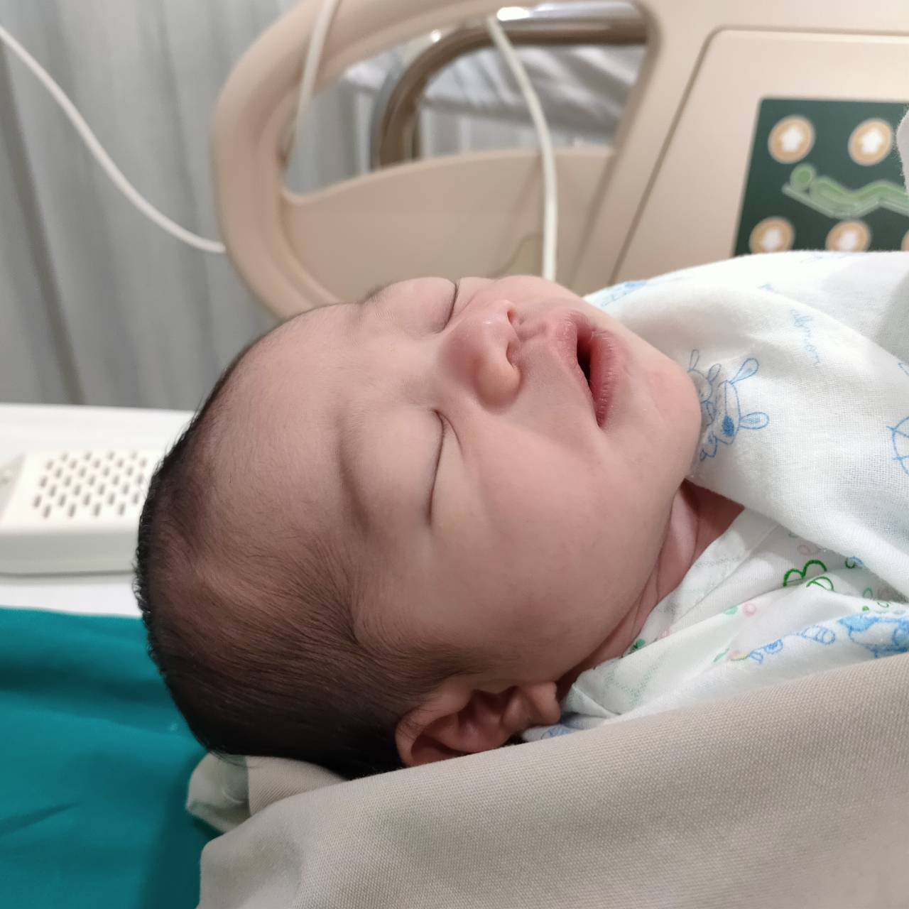 ลูก เอ็มมี่ อมลวรรณ