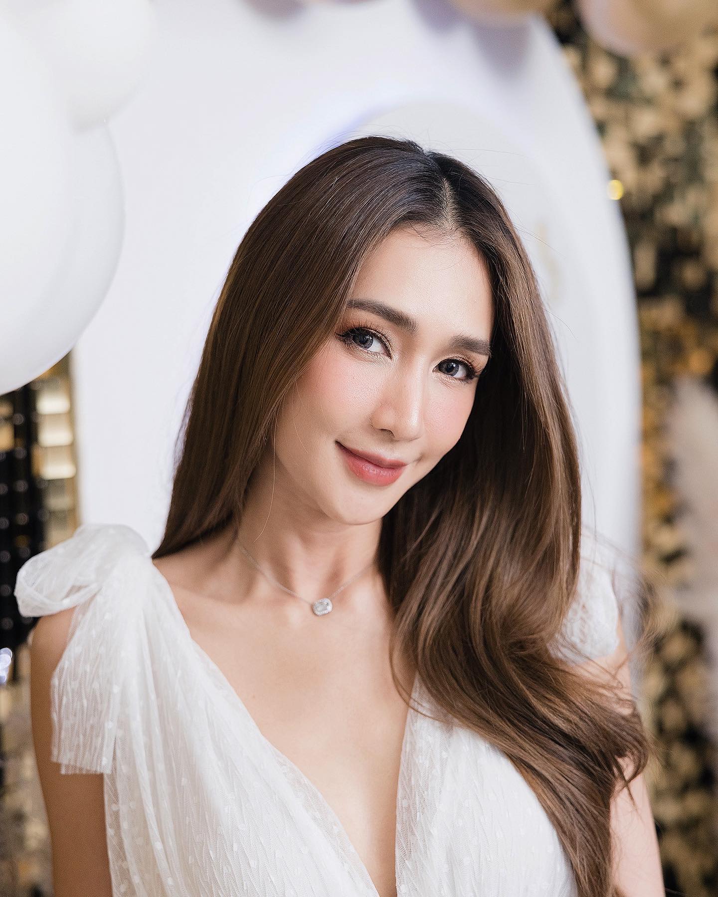 เนย โชติกา