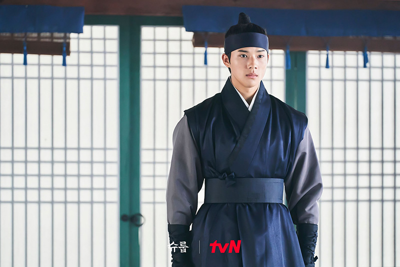 under the queen's umbrella