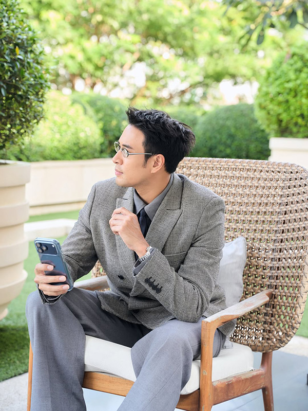 เปิดภาพ เกรท วรินทร ควงพ่อแม่ร่วมงานแต่ง