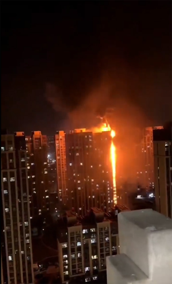ไฟไหม้ตึกสูง จีน