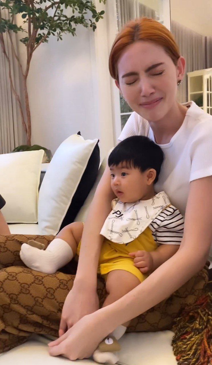 ใหม่ ดาวิกา